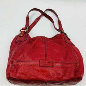 A red Pitot bag